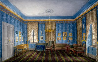Woonkamer met blauw behang en slingers door Unknown artist