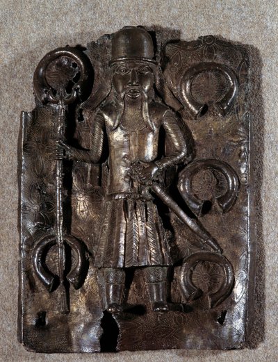 Decoratieve kunsten: koperen plaat gesneden door een Portugese krijger door Unknown artist