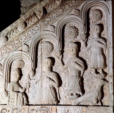 Keizer Frederik II van Hohenstaufen (1194-1250) afgebeeld met zijn familie Bas-reliëf een 13e-eeuwse ambon. Bitonto, kathedraal door Unknown artist