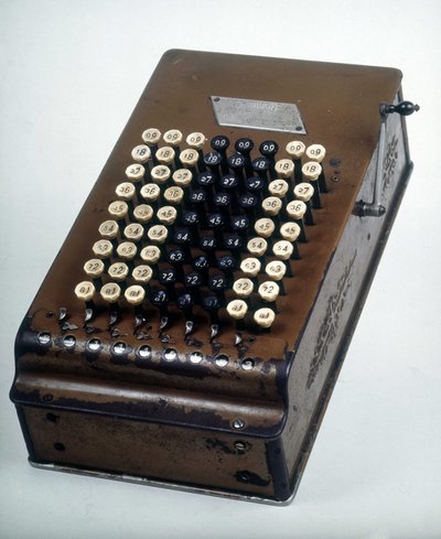 Felt Calculator: De Comptometer door Unknown artist