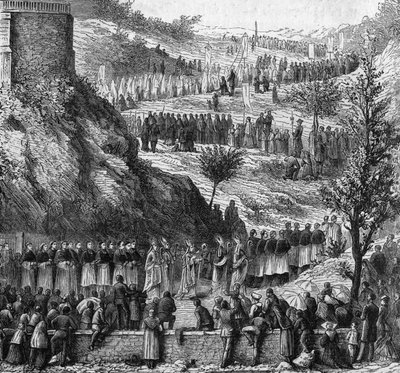 Lourdes 1864: de processie naar de grot voor de inwijding van het beeld van Maria Immaculee. door Unknown artist