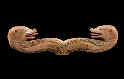 Oosterse kunst: tau de houlette met ivoren dierenkoppen door Unknown artist