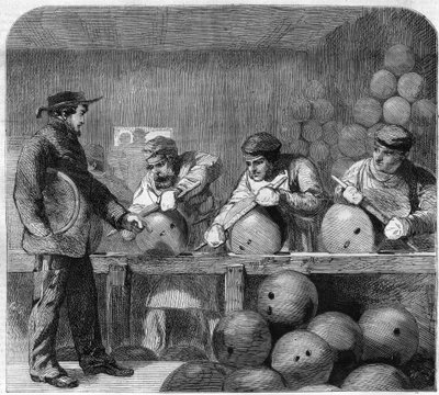 Polijstwerkplaats van de bomgieterij in Woolwich Arsenal, buitenwijken van Londen, Engeland. Gravure in 