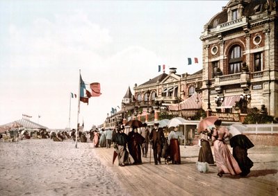 Promenade - Grote salon - Trouville. Fotochroom ca. 1890. door Unknown artist