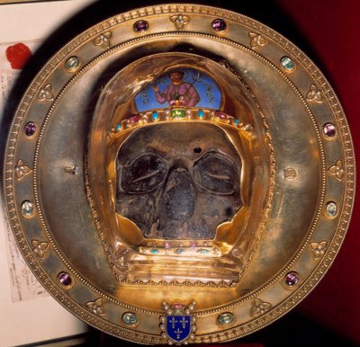 Relikwie: schedel van St. Johannes de Doper teruggebracht in 1206 van de Vierde Kruistocht naar Constantinopel, schat van de sacristie van de kathedraal van Amiens door Unknown artist