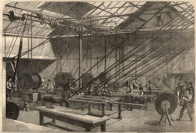 Telegrafie: fabricage van trans-Atlantische kabel. Machines die de gutta percha kabel coaten in de fabriek van Glass, Elliot and Company aan Wharf Road in Londen, Engeland. Gravure in 