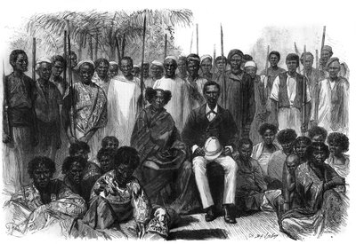 De koningin van de Sakalaves, Anarina en haar man van Howa-afkomst, kwamen onder de bescherming van Frankrijk tijdens de expeditie van Madagaskar. Gravure in “Le Monde Illustré” door Unknown artist