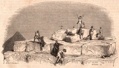 Uitzicht vanaf de top van de Grote Piramide van Khufu: een groep Europeanen arriveert op de top geholpen door Egyptenaren door Unknown