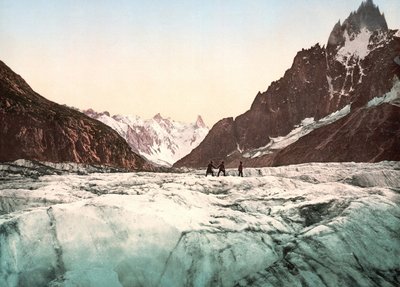 Uitzicht op de Mont Blanc: La Mer de Glace. Fotochroom ca. 1890 door Unknown artist