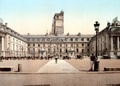 Zicht op het Stadhuis in Dijon. Fotochrome ca. 1890. door Unknown artist