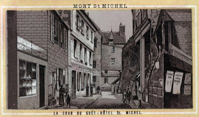 Uitzicht op de binnenplaats van het Guet Hotel op Mont Saint Michel, Manche, Normandië. Chromolithografie van het einde van de 19e eeuw. door Unknown artist