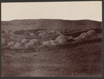 A Kraal, Zulu Land door Unknown artist