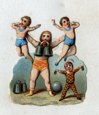 Circus: een alterofiel tilt twee mannen op armlengte terwijl hij een gewicht tussen de tanden houdt om te laten zien wat zijn spieren kunnen. Chromolithografie rond 1890 door Unknown artist
