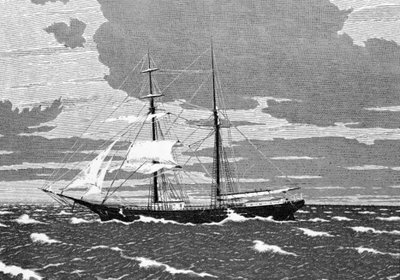 December 1872, Mary Celeste werd verlaten gevonden in het midden van de Atlantische Oceaan, nabij de Azoren. De kapitein, zijn vrouw en hun tweejarige dochter, evenals de acht bemanningsleden, verdwenen (19e-eeuwse gravure) door Unknown artist