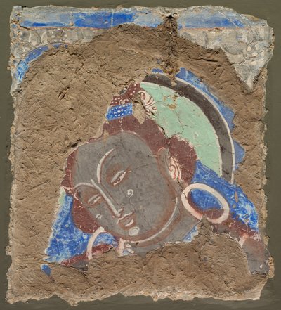Fragment met een hoofd van Bodhisattva door Unknown artist
