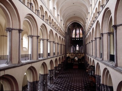 Interieur van de kathedraal van Doornik: het schip. België door Unknown artist