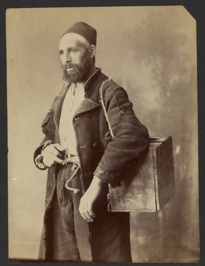 [Portret van man met fez]. door Unknown artist