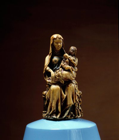 Sint-Anna, de Maagd en Kind Ivoor sculptuur uit de 14e eeuw. Gerealiseerd in het noorden van Frankrijk door Unknown artist