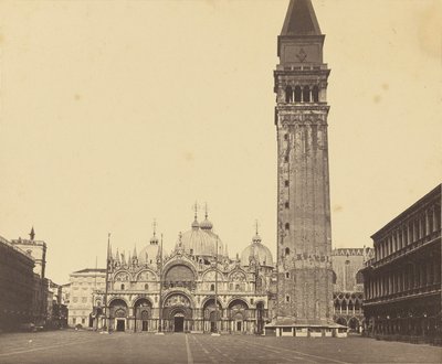 [San Marcobasiliek en Campanile]. door Unknown artist