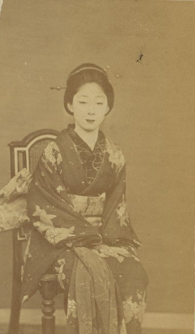 [Zittende Japanse vrouw] door Unknown artist