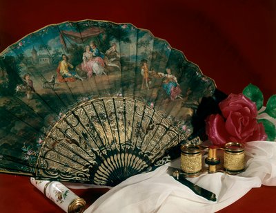 Theateraccessoires: waaier en verrekijker. 18e eeuw. Parijs, decoratieve kunsten door Unknown artist
