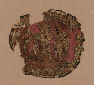 Drie figuren uit een tuniek door Unknown artist