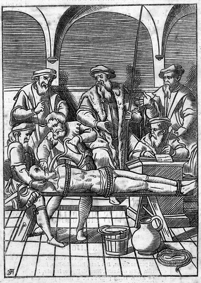 Marteling in de Middeleeuwen: de waterkwestie. Vastgebonden met touwen, wordt water op een doek gegoten die in de keel wordt geduwd. Gravure uit de 18e eeuw naar een gravure uit de Middeleeuwen. door Unknown artist