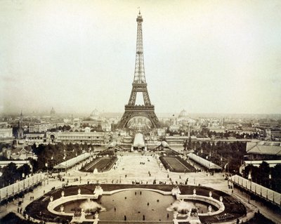 Uitzicht op de Wereldtentoonstelling van 1889 in Parijs en de Eiffeltoren door Unknown artist