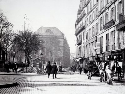 Een straat in Parijs met het Ambigu theater (3e arrondissement) door Unknown photographer