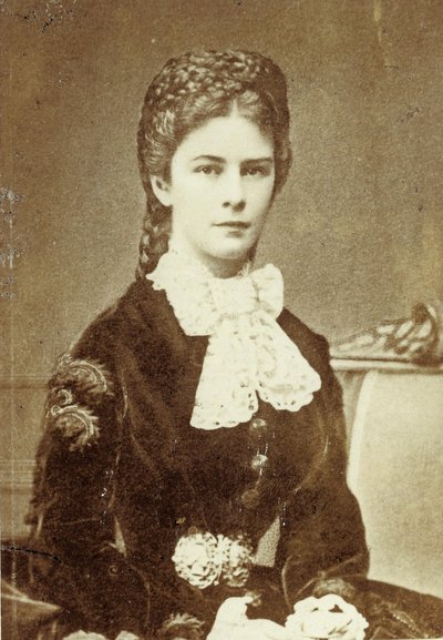 Elisabeth, keizerin van Oostenrijk en koningin-gemalin van Hongarije (24 december 1837 – 10 september 1898) door Unknown photographer