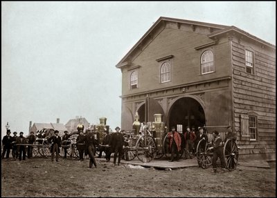 Brandweer poseert voor de kazerne, Alexandria. Virginia, Verenigde Staten. 1863. Fotografie door Unknown photographer