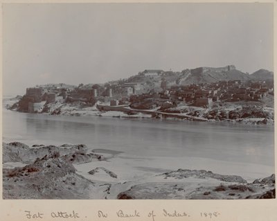 Fort Attock aan de oevers van de Indus door Unknown photographer