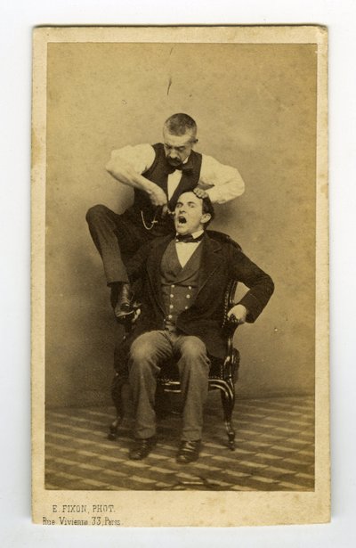 Frankrijk, Professionele fotografie van een tandarts door Unknown photographer