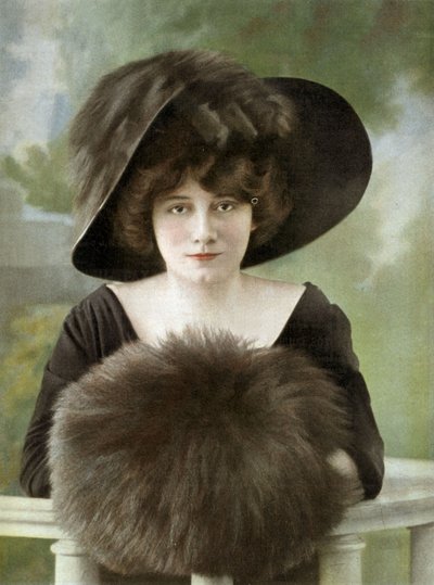 Franse komiek Cora Laparcerie (1875-1951) foto uit de Franse krant 