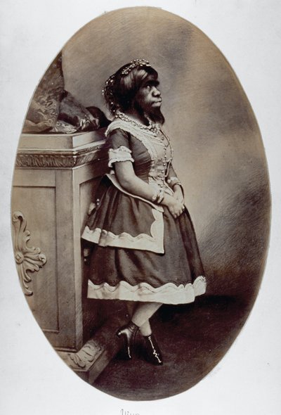 Volledig portret van het menselijke fenomeen Giulia Pastrana door Unknown photographer