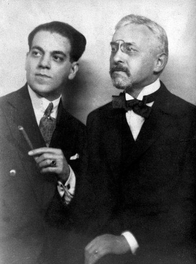 Heitor Villa-Lobos, Braziliaanse componist, met Franse componist Florent Schmitt door Unknown photographer