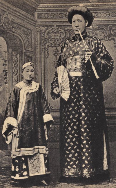 Les Monsters, de reus van China. Fotografie, eind 19e eeuw, Parijs. Privécollectie. door Unknown photographer