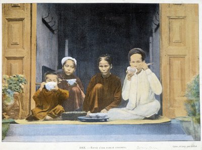 Maaltijd van een Annamitisch gezin, ca. 1895, Rond de Wereld, eind 19e eeuw door Unknown photographer