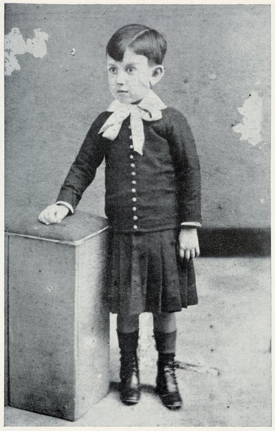 Pablo Picasso op 4-jarige leeftijd - in "Picasso, iconografische documenten" door Sabartes door Unknown photographer