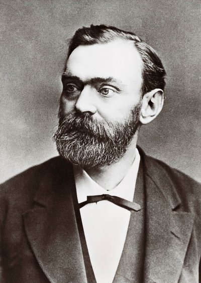 Portret van Alfred Berhard Nobel (1833-1896), Zweedse chemicus. Foto door Unknown photographer