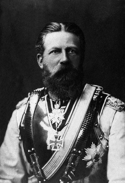 Portret van Frederik III (1831-1888), Koning van Pruisen en Keizer van Duitsland in 1888 voor 99 dagen. door Unknown photographer