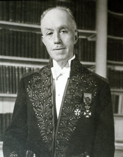 Portret van Louis-Victor-Pierre-Raymond De Broglie (foto) door Unknown photographer