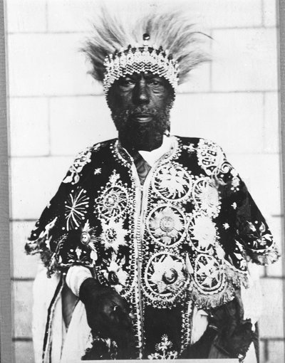 Portret van Menelik II (1844 - 1913) Koning van Ethiopië door Unknown photographer