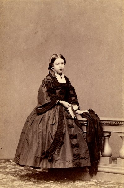 Portret van prinses Helen van Engeland, toekomstige prinses van Sleeswijk-Holstein door Unknown photographer