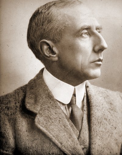 Portret van Roald Amundsen (1872 - 1928). door Unknown photographer