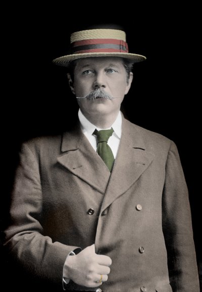 Portret van Sir Arthur Conan Doyle (1859-1930), Engelse schrijver, bedenker van het personage 