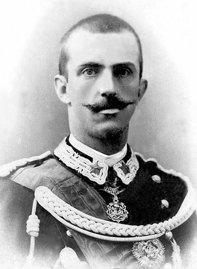 Portret van Victor Emmanuel III van Italië (Victor-Emmanuel) (Vittorio Emanuele) (1869-1947), Koning van Italië van 1900 tot zijn abdicatie in 1946. door Unknown photographer