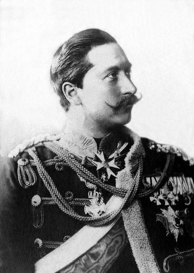 Portret van Willem II (1859-1941), laatste keizer van Duitsland en laatste koning van Pruisen van 1888 tot 1918. door Unknown photographer