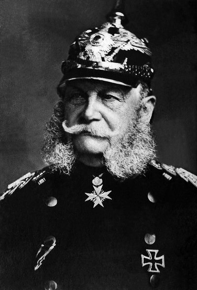 Portret van Willem I (1797-1888), Koning van Pruisen van 1861 tot 1888, hij werd Keizer van Duitsland van 1871 tot 1888. door Unknown photographer