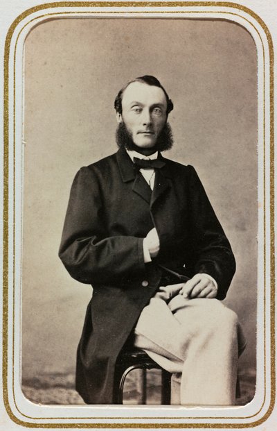 Portret van een man, carte de visite; de steun bevat de aanduiding "Robert Ditzinger (1826-1891)" door Unknown photographer